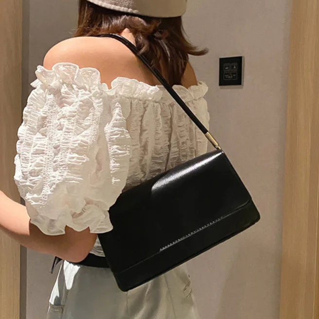 Simple Shoulder Bag for Women – Elegant & Versatile