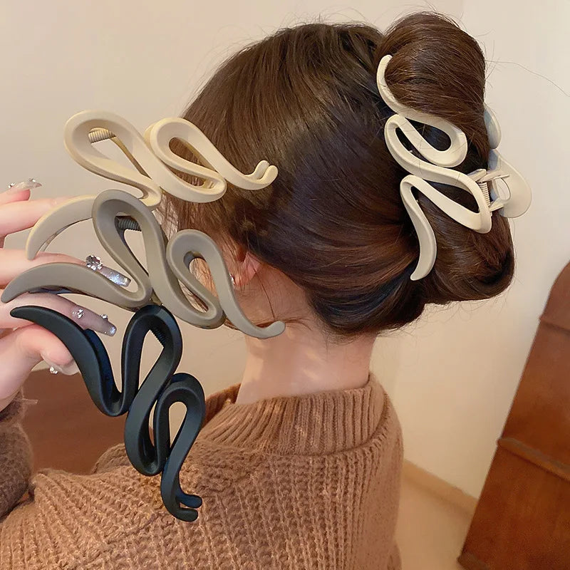 Acrylic Frosted Wave Hair Claw – Stylish & Secure Hold for Any Hairstyle