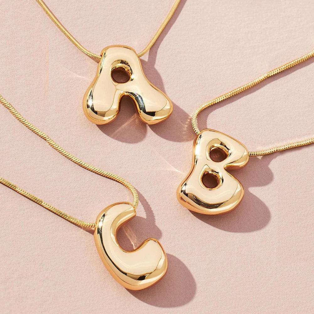 Goldene Edelstahl-Bubble-Buchstabenkette - Personalisiert und trendig
