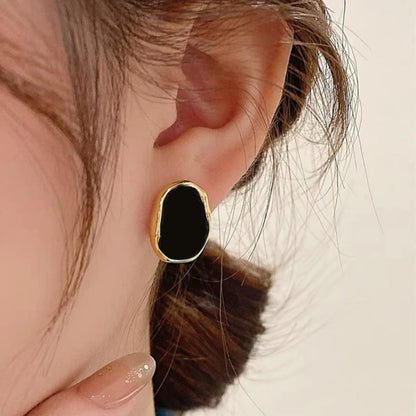 Retro Geometric Earrings – Minimalist Luxury Statement Jewelry