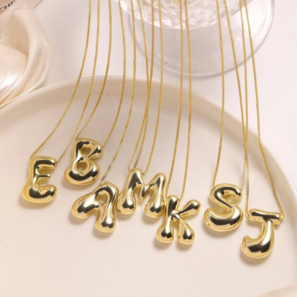 Goldene Edelstahl-Bubble-Buchstabenkette - Personalisiert und trendig