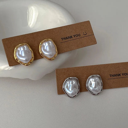 Minimalist Irregular Pearl Stud Earrings – Modern & Elegant