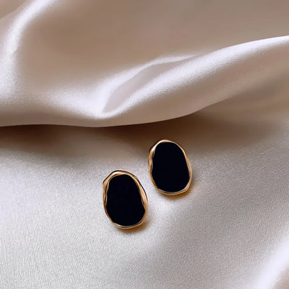 Retro Geometric Earrings – Minimalist Luxury Statement Jewelry